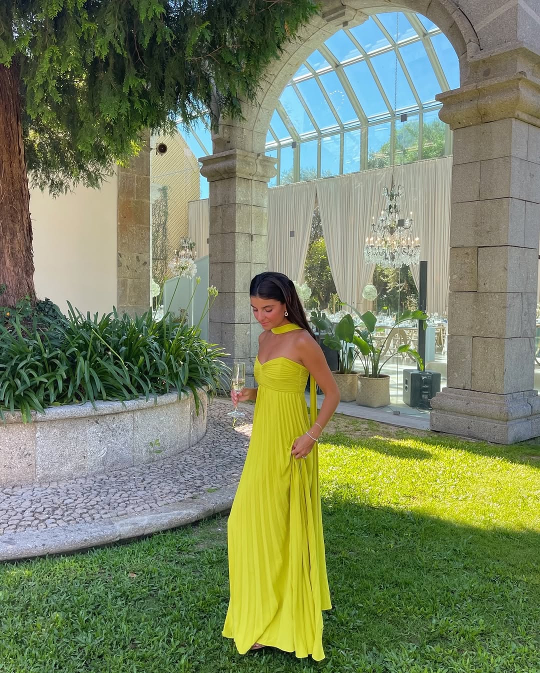 Diana halter vestido maxi fruncido con pañuelo