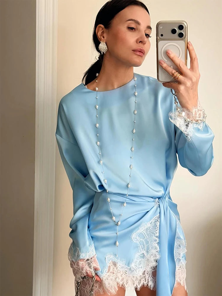 Robe Céleste en satin, dentelle et lien à nouer