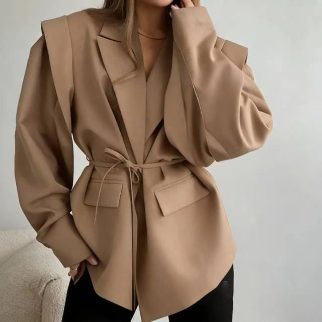 Blazer Leandra con cintura e maniche ampie