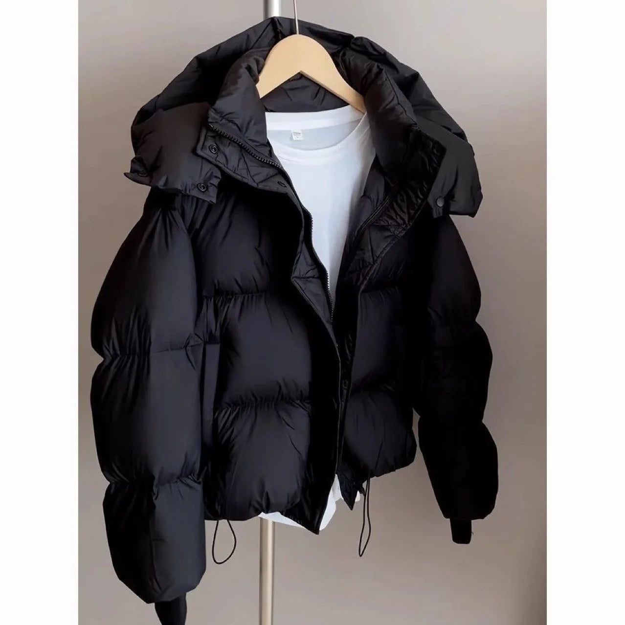 Giacca Puffer Spessa con Cappuccio Bella
