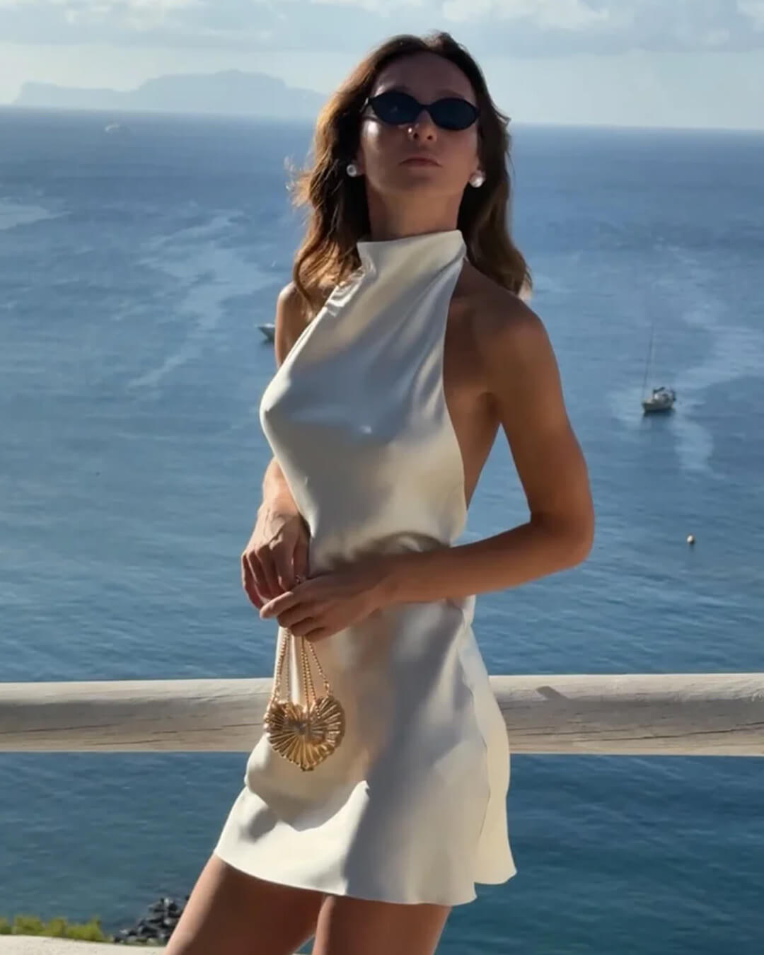 Bianca Satin rückenfreie Minikleid