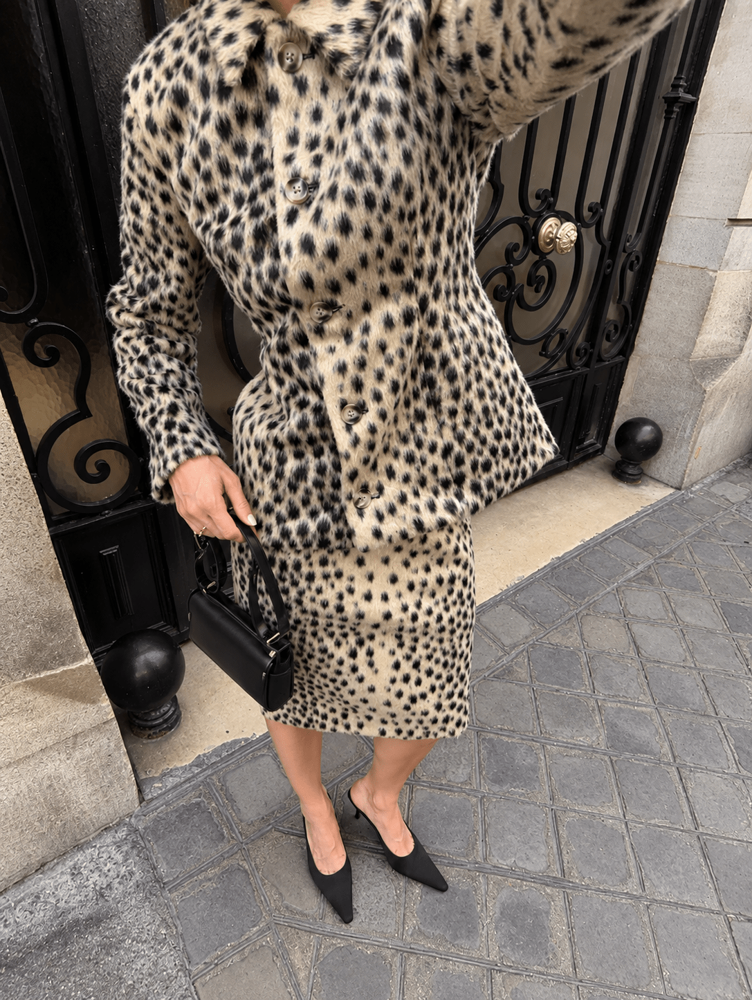 Conjunto de Chaqueta y Falda de Piel Sintética con Estampado de Leopardo Carmen