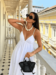 Vestido maxi Beatrice com decote em V profundo e costas abertas