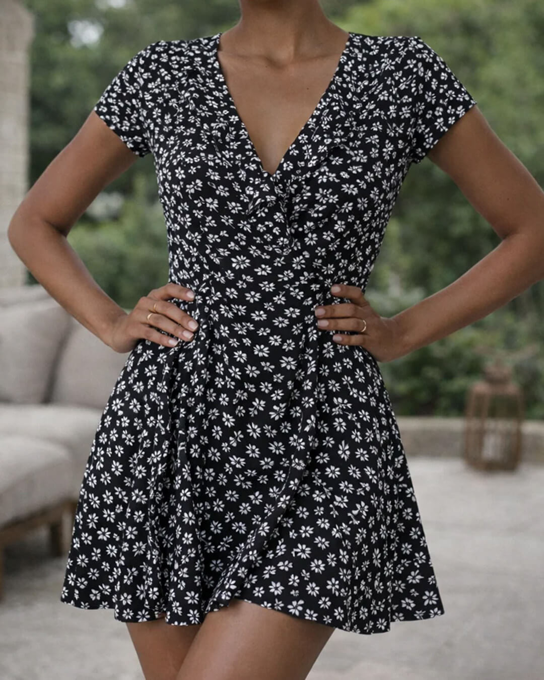 SOERA Celeste Floral V - Neck A - Line Mini Dress - Dress -  Black M