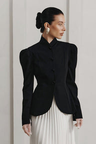 Blazer French com Gola Subida e Saia Evase